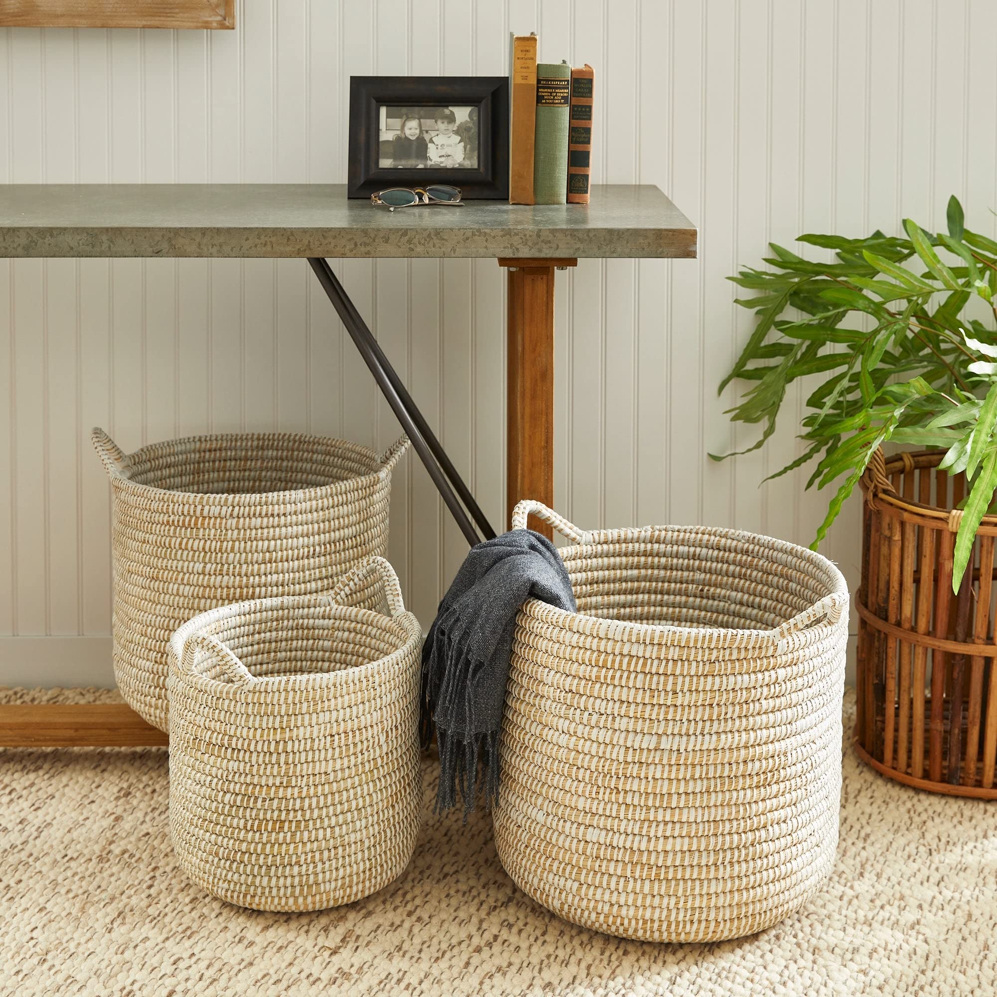 Rd Baskets W/hndles St/3 White Wicker - Citiesdeals